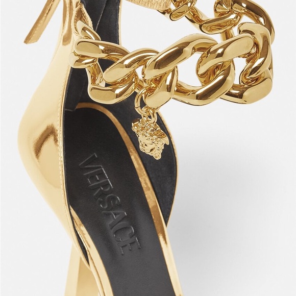 Medusa 120mm chain sandals
FARFETCH ID 18923606 - Picture 2 of 3